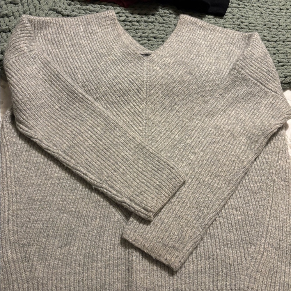 Ann Taylor Light Gray Ribbed Sweater
